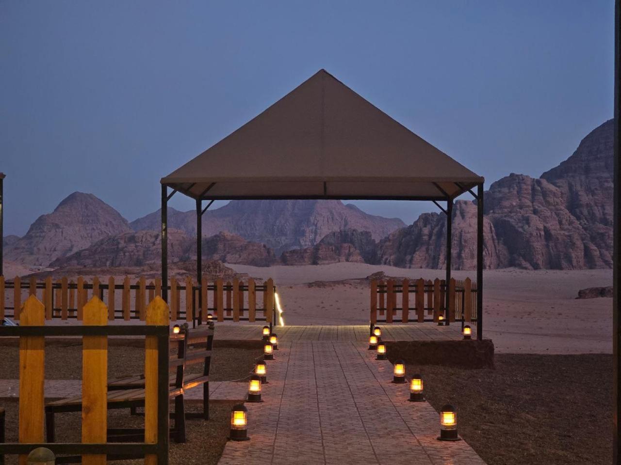 Rum Victoria Luxury Camp Wadi Rum Esterno foto