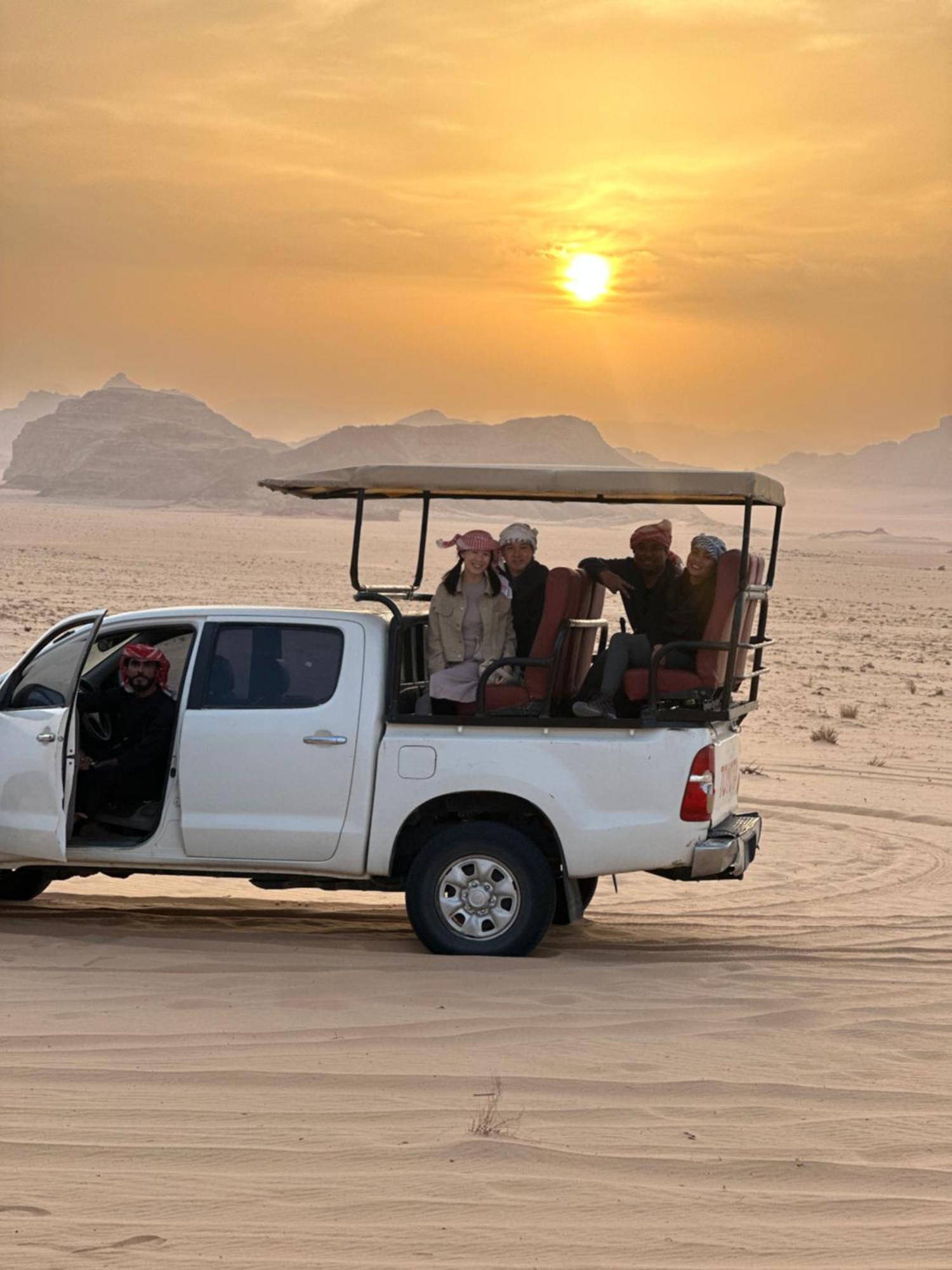 Rum Victoria Luxury Camp Wadi Rum Esterno foto