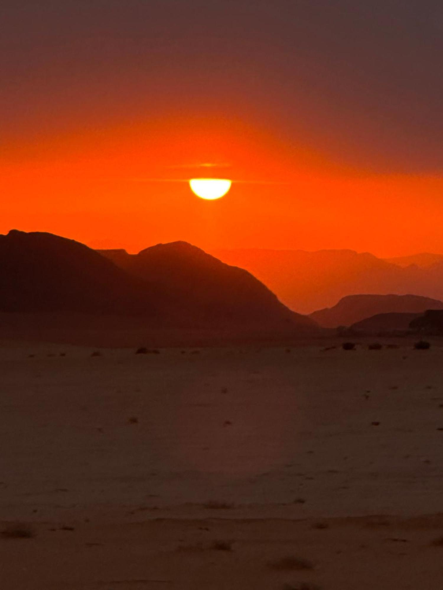 Rum Victoria Luxury Camp Wadi Rum Esterno foto